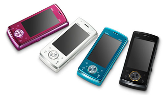 Illustration for article titled Japan's Finest: KDDI Fall Winter Cellphone Line